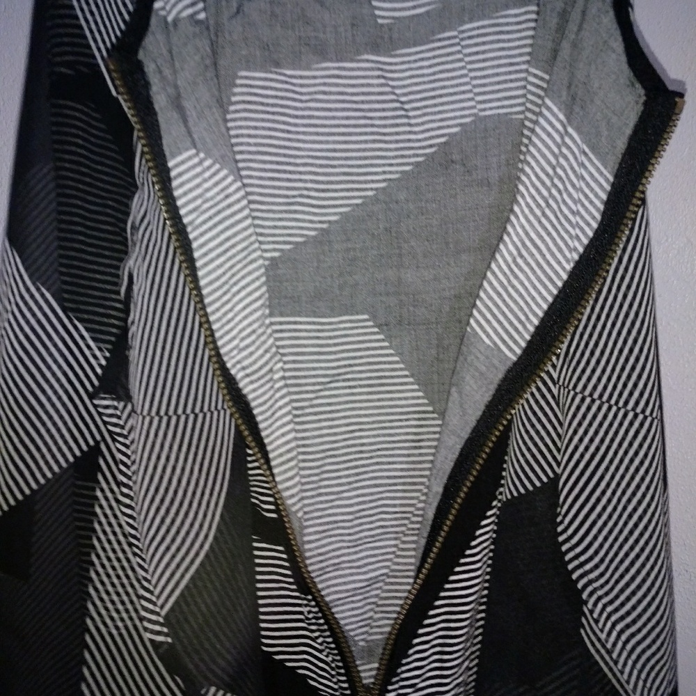 Super cool flutter dress - Picture 4 of 8